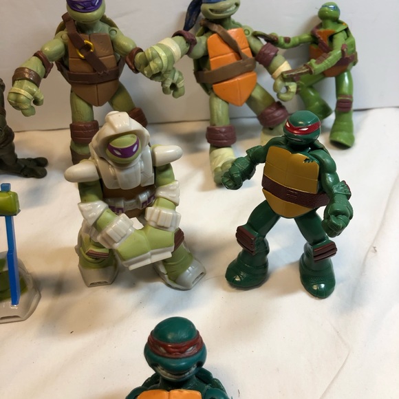 Lot Of 15 Assorted Teenage Mutant Ninja Turtles TMNT 2002-2012 - Picture 8 of 11